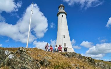 Friends on bench Hoad Wildey Media July2022