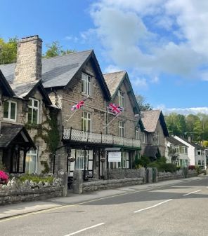 Looking to explore the Cartmel Peninsular this Autumn? Elton Guest House is all set to welcome visiting walkers, cyclists and those with limited mobility - close to our e-bike and free mobility scooter hire hub at Grange-over-Sands station, its a great place to base yourselves! #waysaroundthebay #lovemorecambebay