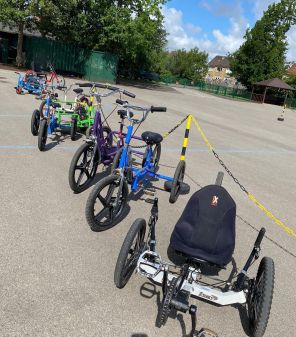 🚲It’s cycle to school week! 🚲

It’s time to dig your bike out from the shed and start the day with a pedal to the school gates. 📚💨🍃

Here’s a few types of pedal powered alternative bikes students tried out at school back in June when we worked with @everybodyscycling . As well as the trikes and penny farthings, the cart was particularly popular!

#tandem #trike #cycletoschool #cycletoschoolweek2023 #pennyfarthing